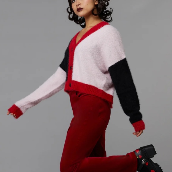 Modcloth Black Friday "Just For Contrast" Cardigan Size S in Pink, Red and Black - Picture 9 of 10